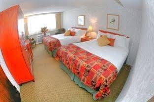 Compass Point Inn - Surrey Buitenkant foto
