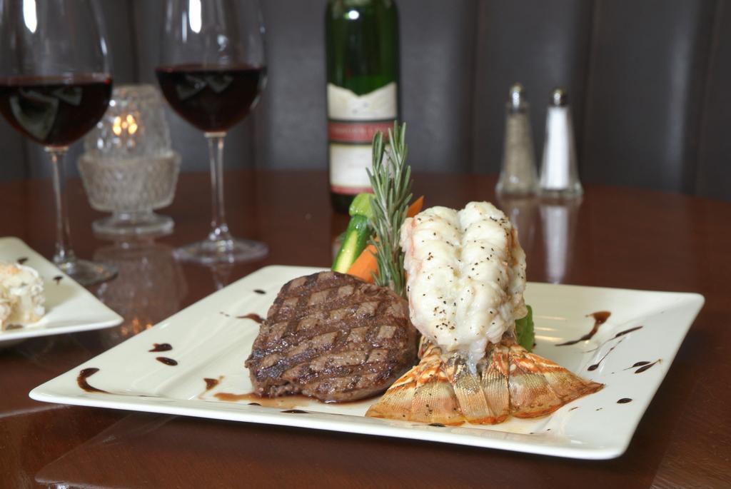 Compass Point Inn - Surrey Restaurant foto